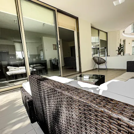 Modern Center With Pool