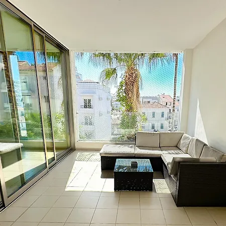 شقة Modern Center With Pool لارنكا