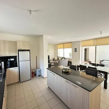 Charming Centre W Pool - Flats 303 * Larnaca