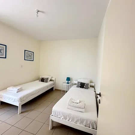 Semesterbostad Charming Centre W Pool - Flats 303 *
