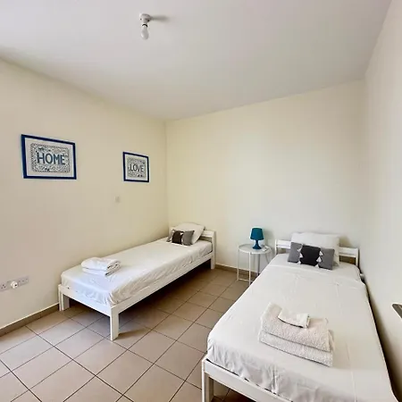 Charming Centre W Pool - Flats 303