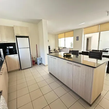 Charming Centre W Pool - Flats 303 Semesterbostad Larnaca