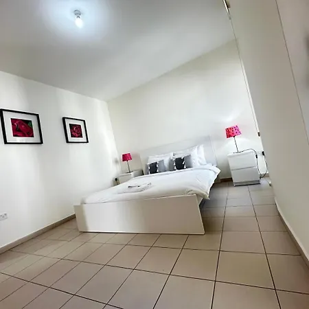 Charming Centre W Pool - Flats 303 *