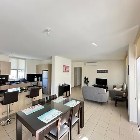 Semesterbostad Charming Centre W Pool - Flats 303