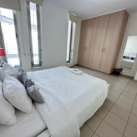 Charming Centre W Pool - Flats 303 Semesterbostad Larnaca