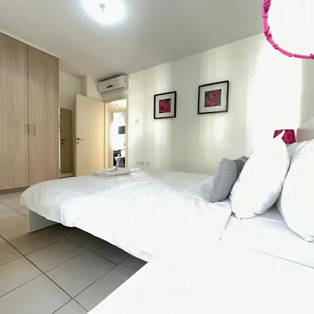 Charming Centre W Pool - Flats 303 Semesterbostad *