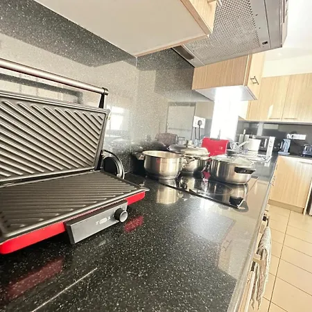 Charming Centre W Pool - Flats 303 *
