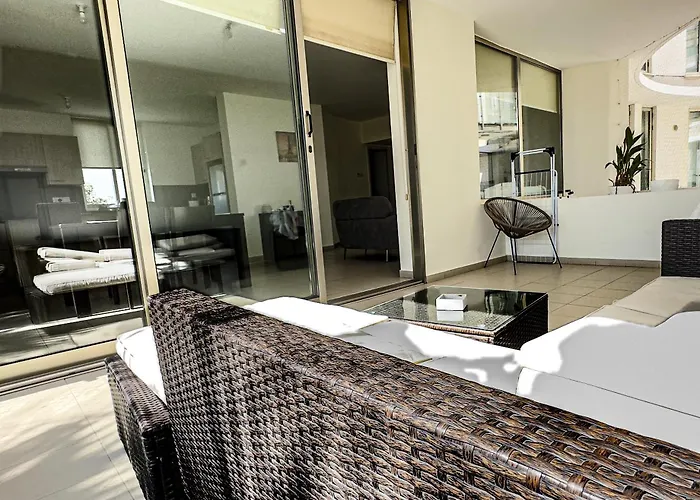 Modern Center With Pool