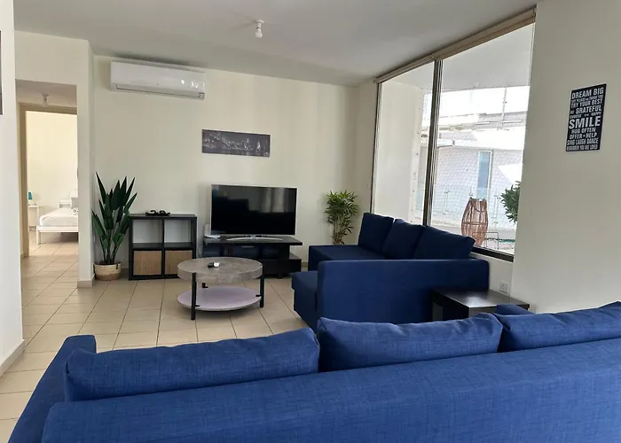 Apartmán Modern Center With Pool Larnaca